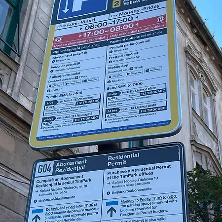 Dulcineea Downtown Garden Apartment